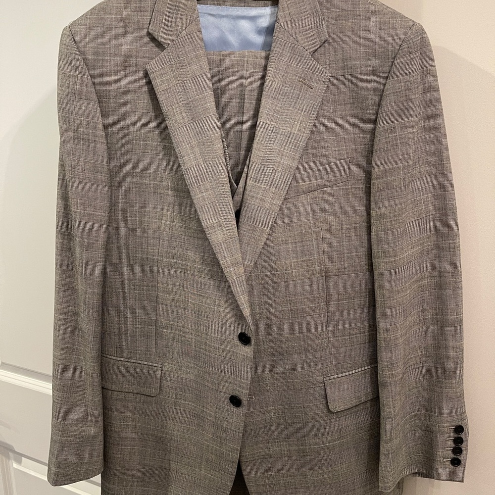 BRAND NEW MENS 3 PIECE CHARLES THRWHITT SUIT